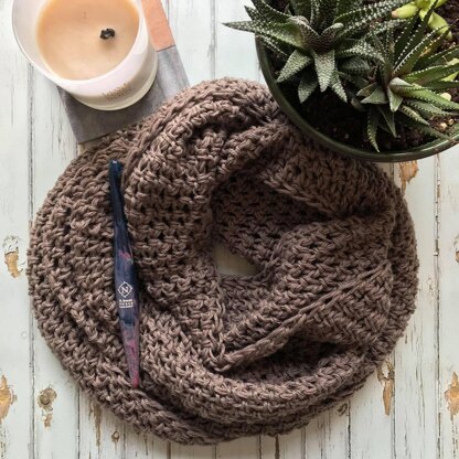 Sugar Shack Infinity Scarf Crochet pattern by Trista Ziemendorf