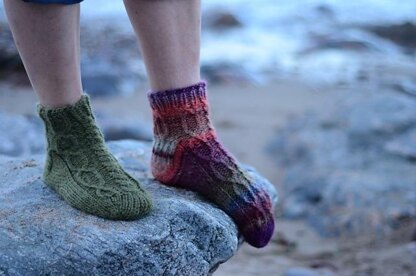 Cosy Cabled Toe-Up Socks