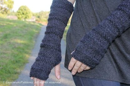 Fingerless long gloves