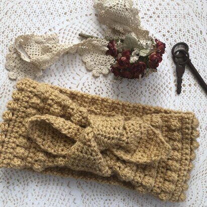 Betsy Bow Earwarmer