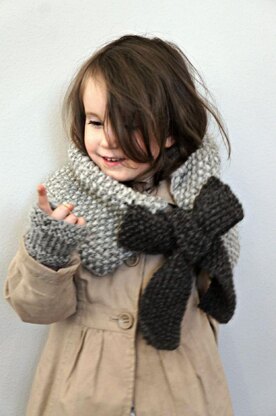 The Matilda knitted cowl