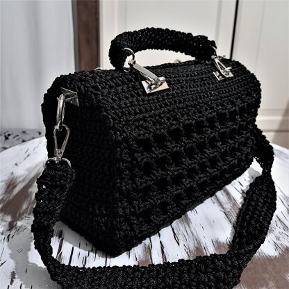 Bella crochet handbag