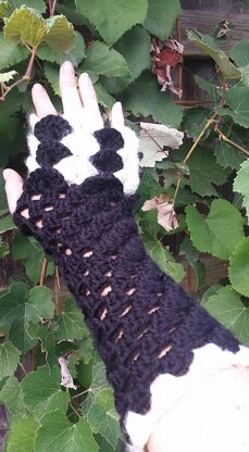 Long Crocodile Stitch Fingerless Gloves