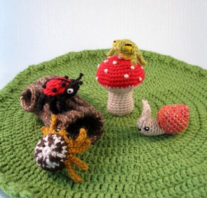 Mini Pets - Snails, Bugs and Frogs Amigurumi