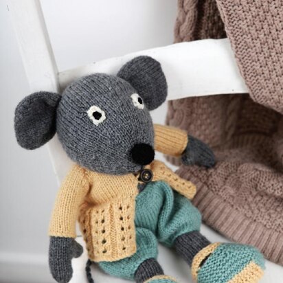 Miss Mousey - knitting pattern