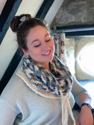 EASY RIBBED HOODED COWL