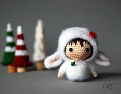 White Sheep crochet Doll. Tanoshi series toy.