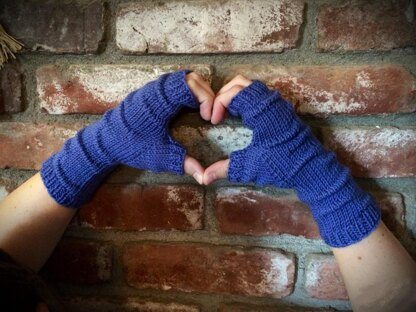 Pucker Stitch Fingerless Gloves