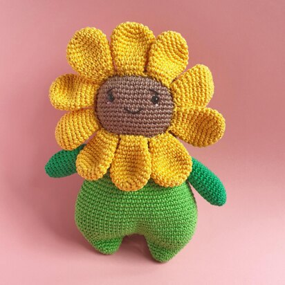 Sammy the Sunflower Amigurumi Crochet Pattern