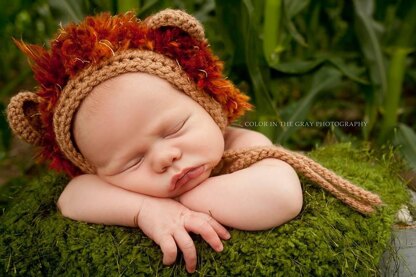 Lion & Lioness Baby Bonnet