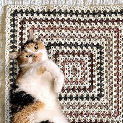 Granny V Stitch Cat Blanket Crochet pattern by patternandcraft