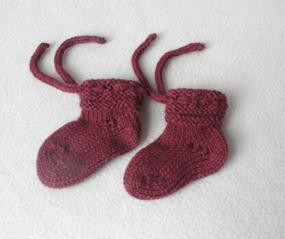 Itty Bitty Baby Booties