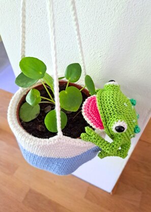 Frog Hanging Planter