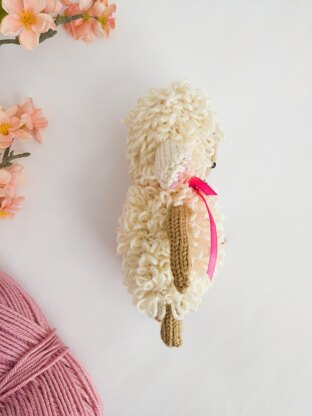 Sasha the sheep - Toy knitting pattern