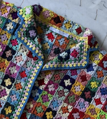 Granny Menton Cardigan