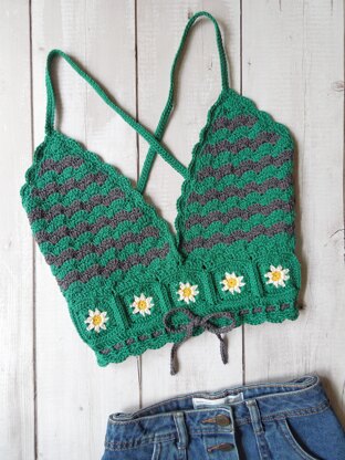 Flower power bralette Crochet pattern by Izabela Firlová