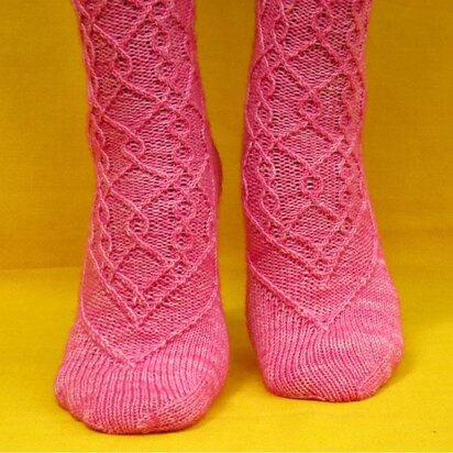 Labyrinth Lullaby - knitting pattern