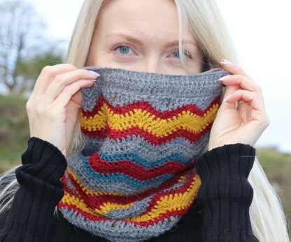 Thunder Bolt Cowl
