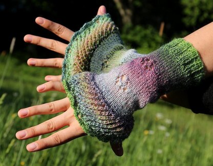 In Bloom fingerless mittens