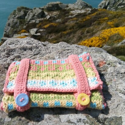 Knitted fairisle clutch bag