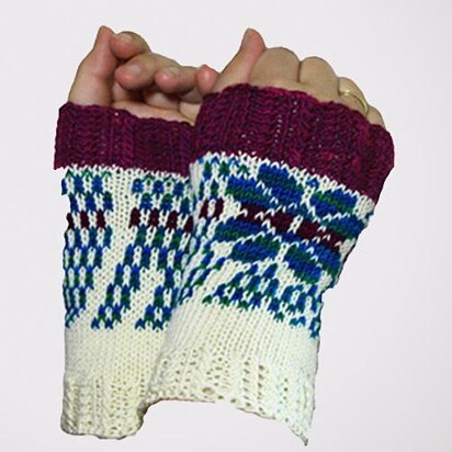 Ciekurs Wrist Warmers knitting pattern