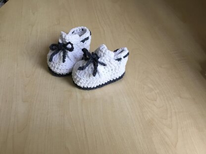 Baby Bootie & Hat Set N 260