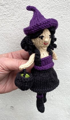 Willow the Witch Knitting Pattern