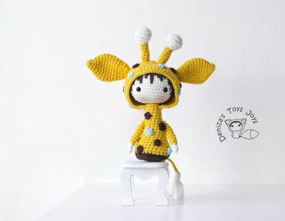 Giraffe Doll. Tanoshi series toy.