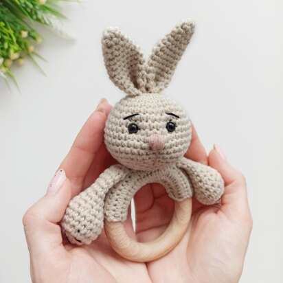 Crocht bunny baby rattle amigurrumi pattern