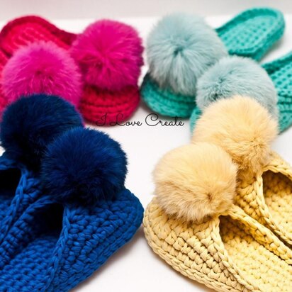 Pom pom slippers