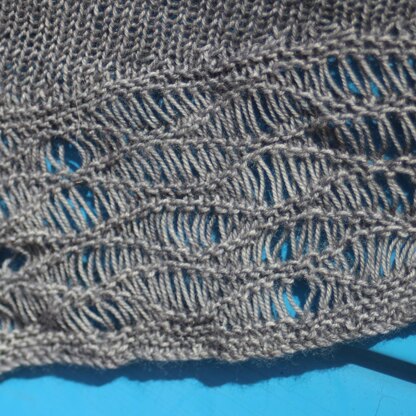 Waves on Slate shawlette