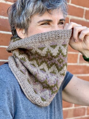 Hidden Falls 3-Color Cowl