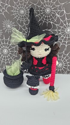 Pippa in Witch Costume
