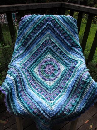 Thingie-ma-bob baby blanket