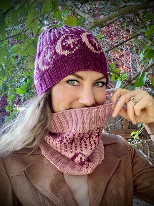 Astri Hat and Cowl