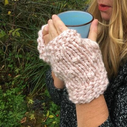 Winter Berry Fingerless Gloves