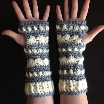 Cabin Nights Fingerless Gloves