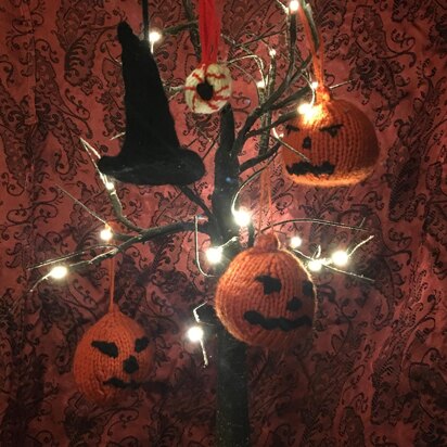 Halloween HQ - knitting pattern