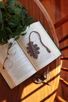 The Oak Bookmark