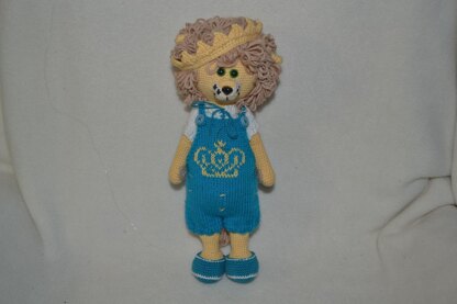 Leo the lion amigurumi doll
