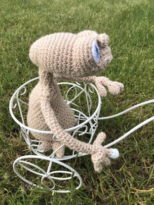 Alien amigurumi doll