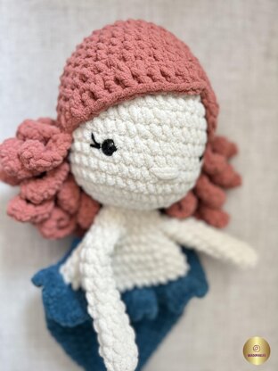 Sonia Mermaid Snuggler