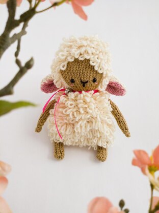 Sasha the sheep - Toy knitting pattern