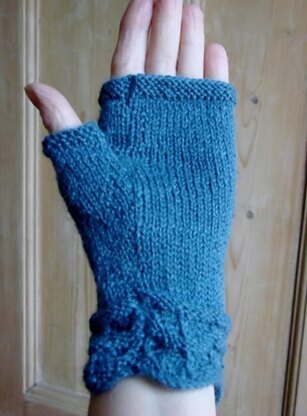 Oystercatcher fingerless mitts