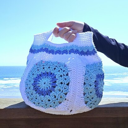 Tote By the Ocean
