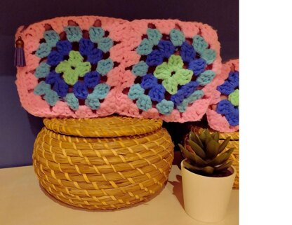 Crocheted handbag & wallet with Granny squares