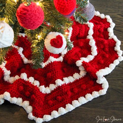 Bobble Christmas Tree Skirt