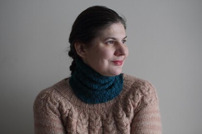 Robin Cowl for Worsted yarn