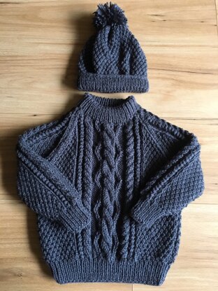 Toddlers Jumper and Beanie