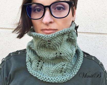 Leaf Cowl Snood